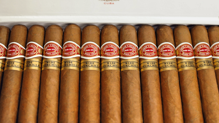 Romeo y Julieta: Puros de Amor